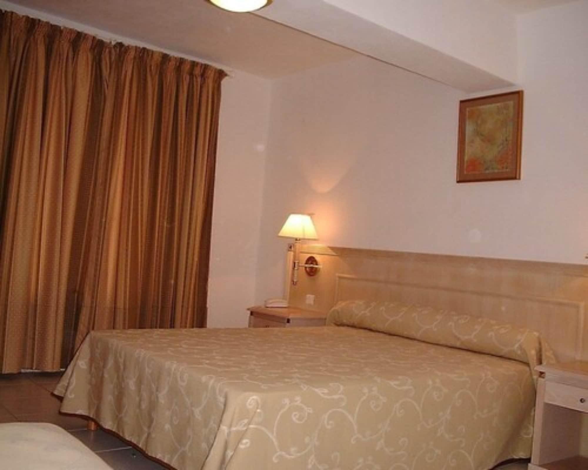 Hotel Residence San Pieru Tarcu Екстериор снимка