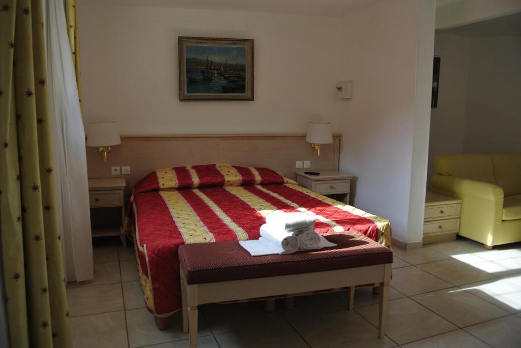 Hotel Residence San Pieru Tarcu Стая снимка